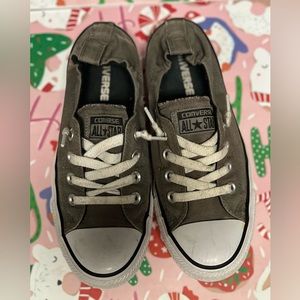 Converse Women’s Low Top Sneakers. Dark grey, Size 8.